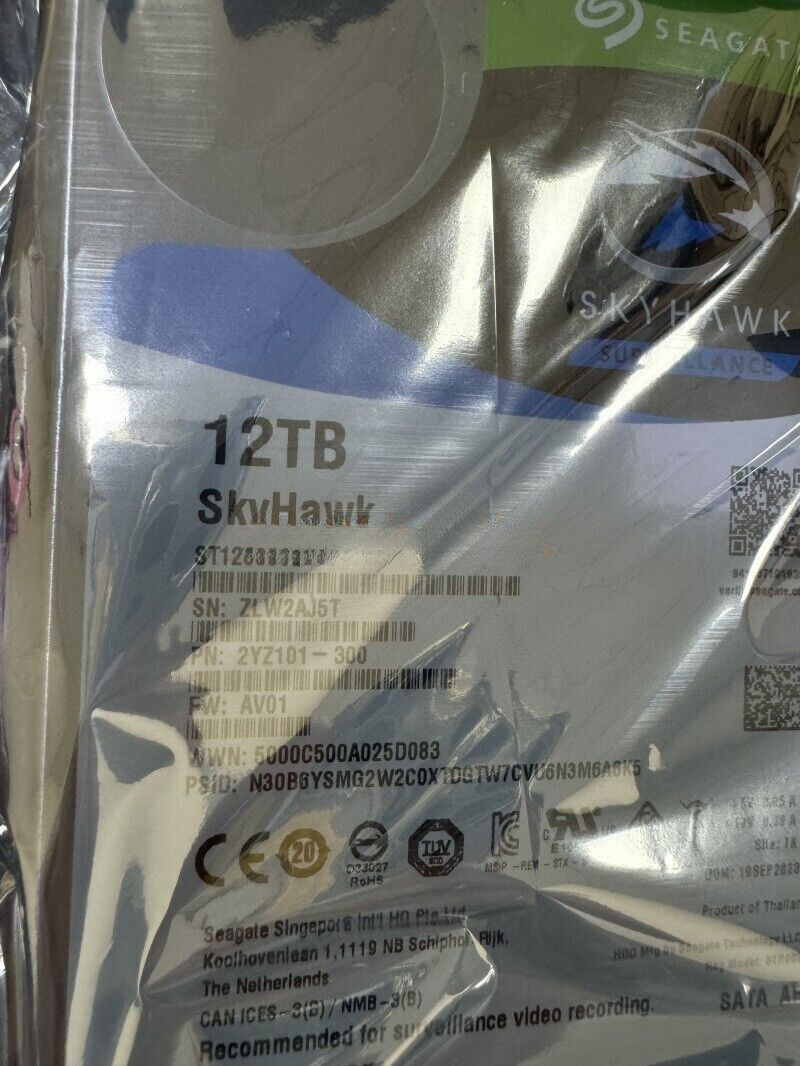 【新品同様】Seagate SkyHawk AI 12TB HDD skyhawk-ai-12tb-hero-right-