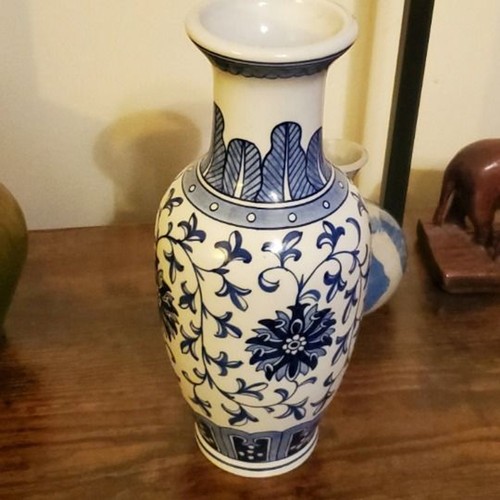 Vase balustre en porcelaine chinoise vintage MCM Taiwan siècle bleu et blanc Chine - Photo 1/9