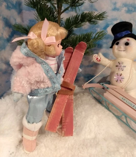 Trineo Madame Alexander 8" Wendy #36015 DIORAMA Foto 3 de 4