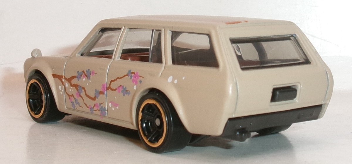 Hotwheels’71 DATSUN 510 WAGON yellow HOT WHEELS '71 Datsun Bluebird 510 Wagon Yellow Kroger HW