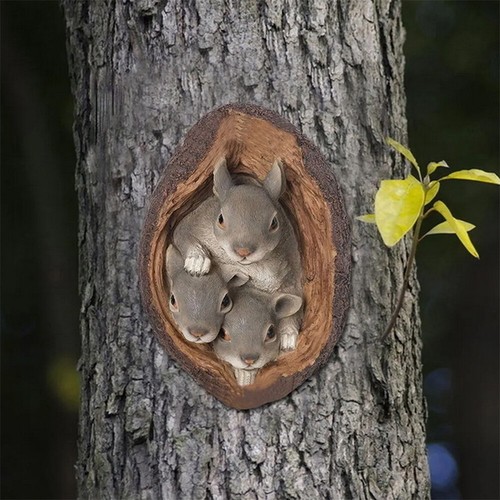 Squirrel Tree Hugger Sculpture Tree Hole Statues Tree Faces Decor Figurine - Picture 4 of 4