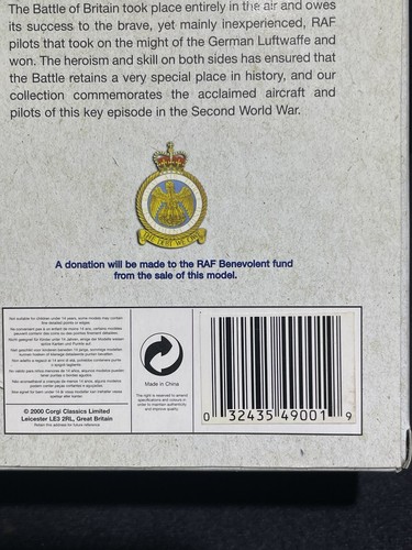 Corgi 49001 Spitfire MKI Flt Lt. Adolf Malan Airplane 1:72 - Picture 7 of 9
