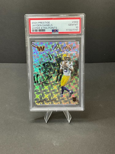 2024 Panini Prestige Jayden Daniels #302 Hyper Xtra Points Rookie PSA 10 - Bild 1 von 2