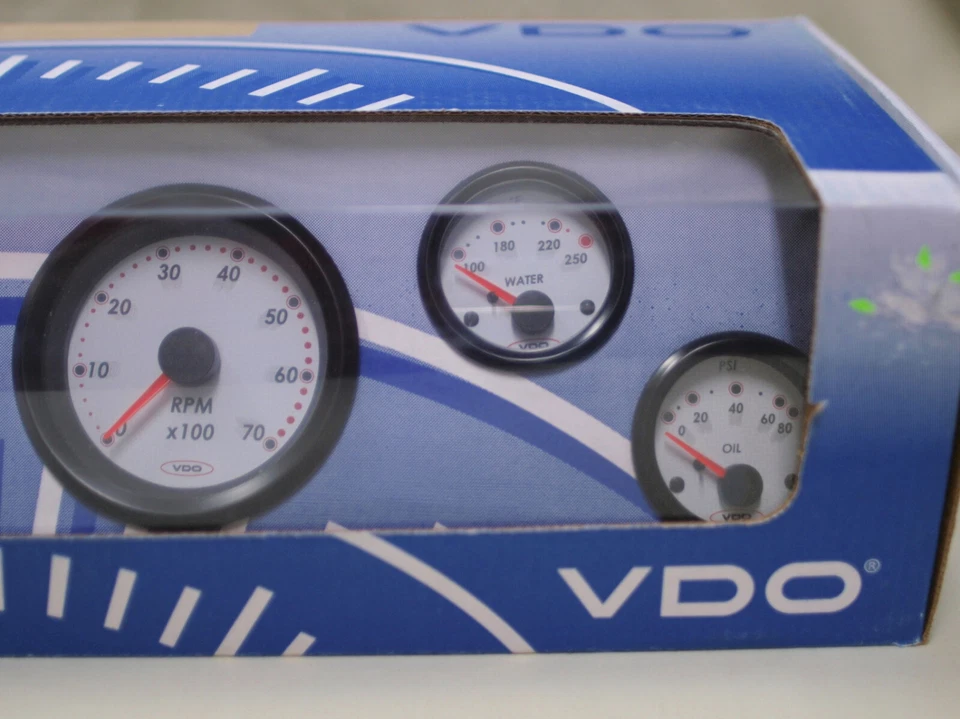Juego de manómetros serie VDO Millenium - NOS Foto 3 de 4