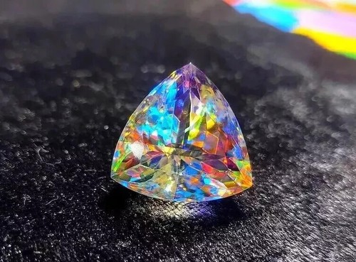 Natural Certified 72 Ct +Trillion Cut Nice Rainbow Mystic Quartz Loose Gemstone - Picture 4 of 6