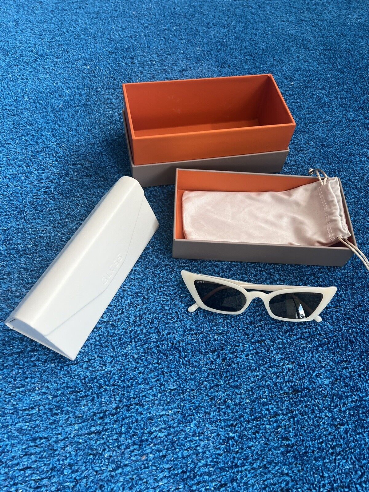 GLVSS Eyewear ‘The Flirt’ Sunglasses  White/Smoke