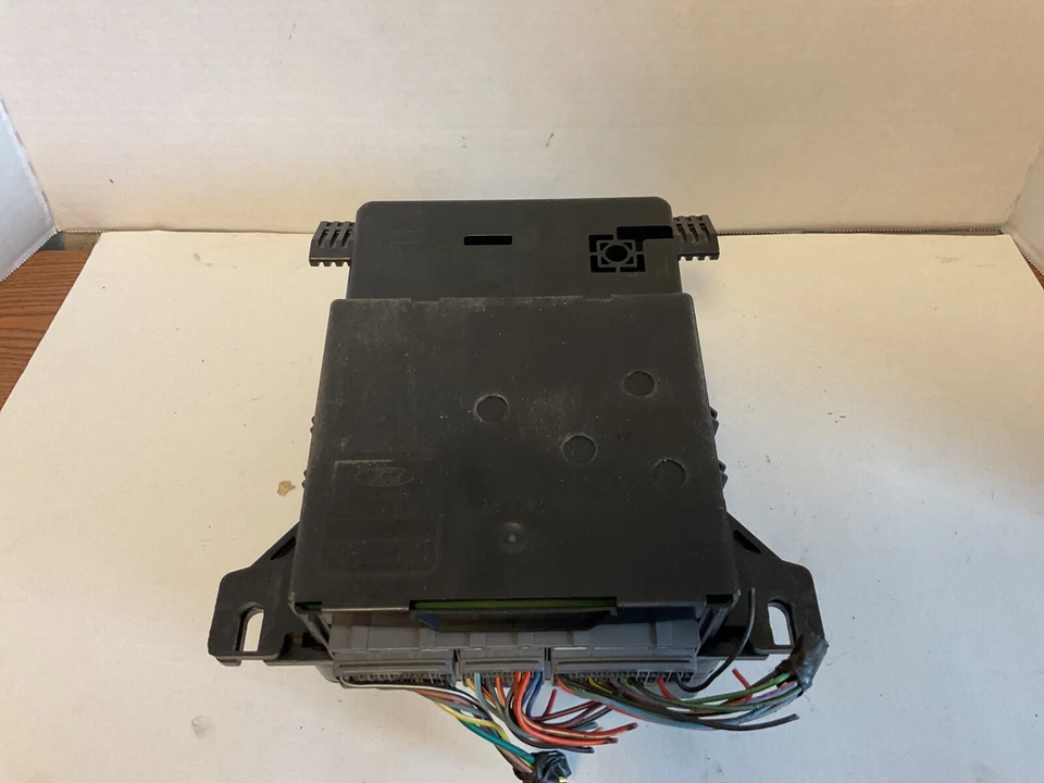 1997-98 FORD TAURUS ENGINE GEM MODULE FUSE BOX BCM OEM — 第 2/3 张图片