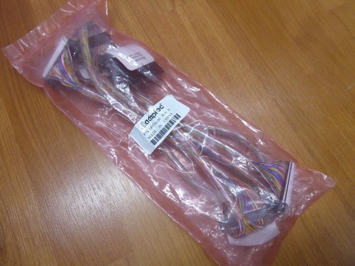 Adaptec 1497616-00 5-Laufwerke Ultra320 LVD/SE intern 68pin SCSI Kabelabschluss - Bild 2 von 3