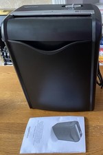 Cross Cut Paper Shredder and Credit Card with 14.3L Bin -Amazon Basics 5-6 Sheet