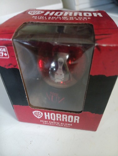 Warner The Brothers Horror Nonne Mini Schneekugel Neu Originalverpackt Versiegelt - Bild 1 von 8