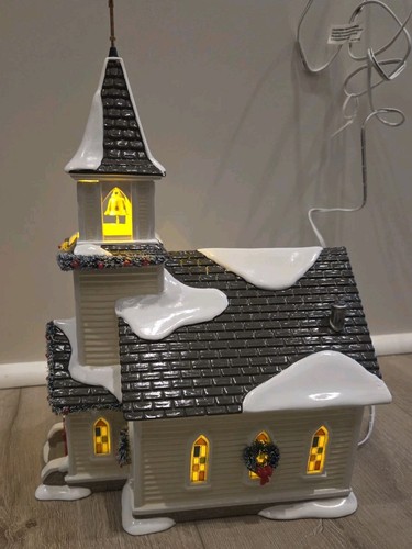 2015 DEPT 56 ENECO SNOW VILLAGE HOLY FAMILY CHURCH #4044857 ORIG BOX - Picture 2 of 8