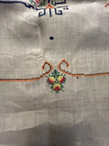Hand Stitched Embroidered Tables Clothes And Napkins Lot Read Descriptions - Picture 13 of 21