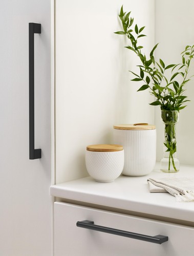 Amerock Versa 18" (457mm) Center-to-Center Matte Black Appliance Pull, BP55535FB - Picture 6 of 6