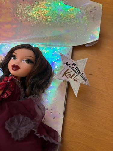 Bratz Collection Edition Series 1 Katia Doll 10” & Ornament Doll 3” Box Bad Shap - Picture 5 of 9