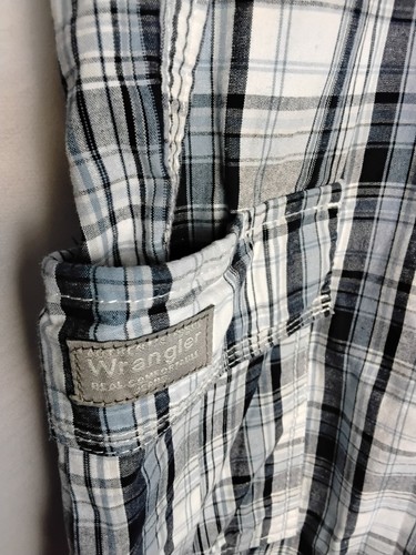 Pantalones cortos cargo a cuadros Wrangler para hombre talla 34; azul, negro, blanco Wrangler Jeans Co - Imagen 2 de 4