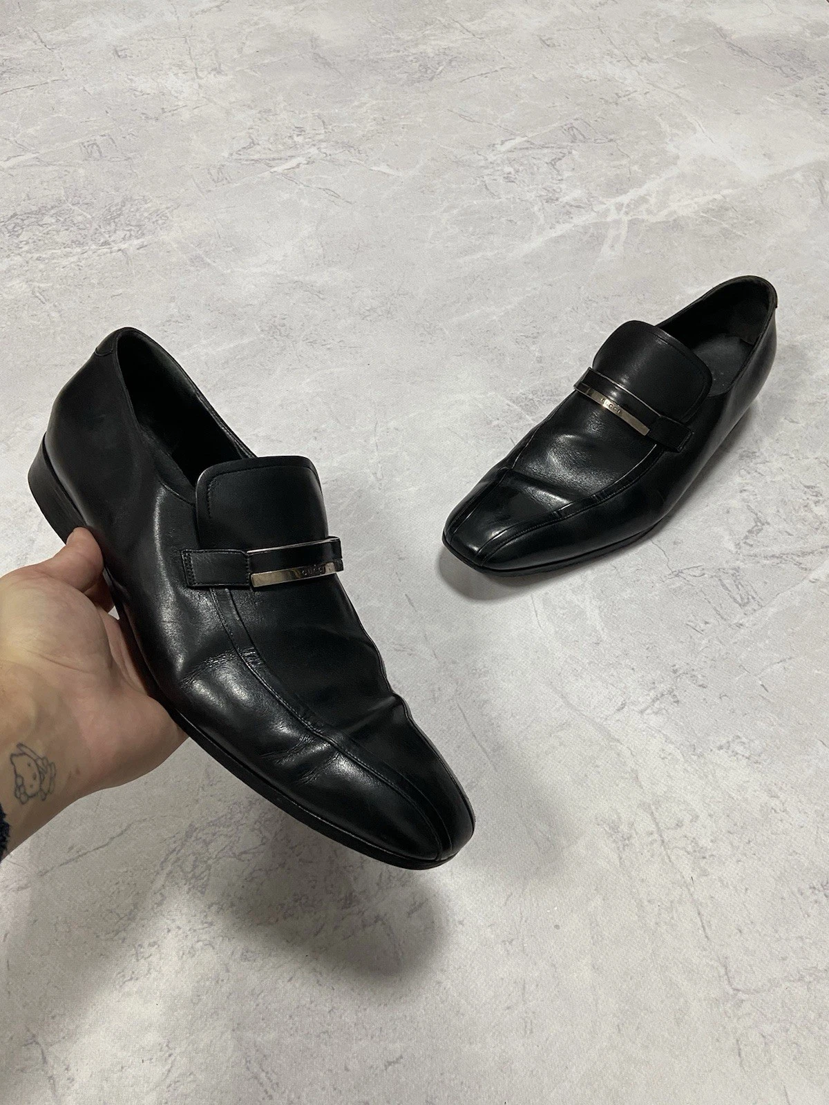 Baskets Gucci chaussures vintage cuir métal logo