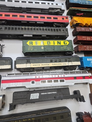 HO SCALE ZUG KONVOLUT RIESIGES KONVOLUT FÜR TEILE ODER REPARATUR LOK GÜTERWAGEN PERSONENWAGEN - Bild 22 von 24
