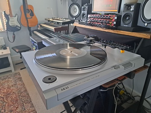 Akai AP-B1 Turntable - Auto Return Record Player - Brand New Belt + Spare Stylus - Picture 11 of 12