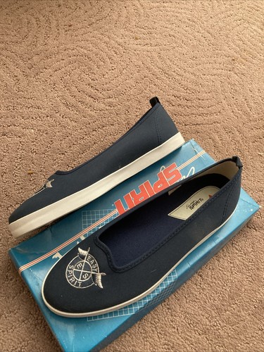 Easy Spirit Shoes - Picture 2 of 6
