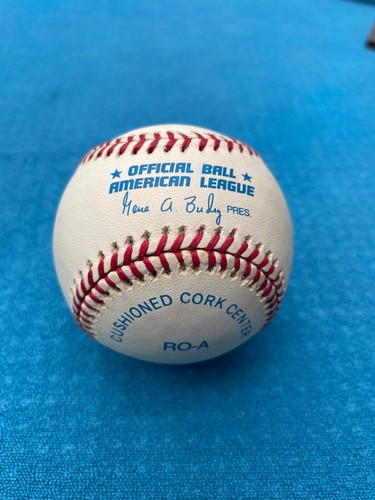 MO VAUGHN AUTOGRAPH HAND SIGNED PERSONALLY ACQUIRED OAL BASEBALL BOSTON RED SOX - Picture 3 of 7