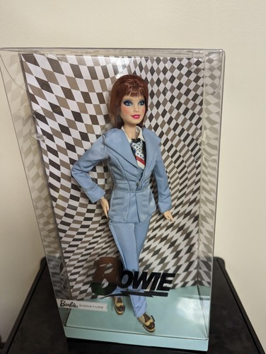 David Bowie Barbie Signature Puppe NEU 2022 Ausverkauft Sofort Versandfertig Neu in OVP! - Bild 3 von 10