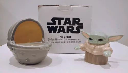 Star Wars Mandalorian Baby Yoda The Child Ceramic Salt & Pepper Shaker Set NIB