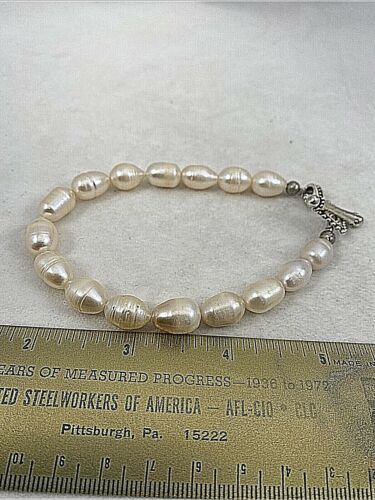 Handmade ~ Silver ~ Lustrous Baroque Pearl 9" Toggle Bracelet #81 - Picture 4 of 4
