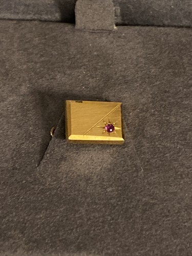 Vintage DUNHAVEN Gold Tone Tie Tack Lapel Pin Genuine RUBY STARBURST Detail NIB - Picture 2 of 4