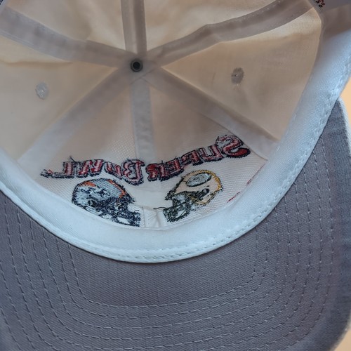 Sombrero Super Bowl XXXII De Colección Nuevo Con Etiquetas Incluye PIN Talla Única Para Todos Snapback Blanco - Imagen 7 de 13