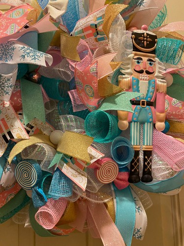 Nutcracker Christmas wreath,Nutcracker Christmas decor,Christmas Candy wreath - Bild 14 von 19