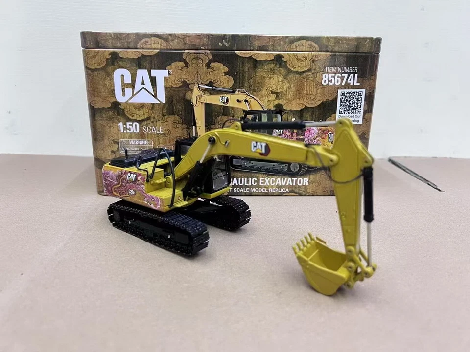 DM 1/50 Cat 320 GX Hydraulic Excavator Diecast Model Limited edition 85674L - Image 3 of 4