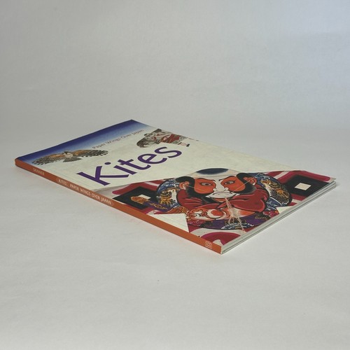 Thames & Hudson "Kites: Paper Wings Over Japan" (1997, Drachen Foundation) - Imagen 2 de 18
