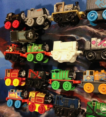 Lot of 29 Thomas & Friends Minis Thomas the Train & Friends Minis - Picture 2 of 3