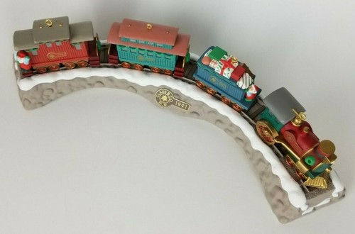 HALLMARK KEEPSAKE ORNAMENTS "CLAUS & COMPANY TRENO FERROVIARIO E CAVALLETTO SET 5 PEZZI - Foto 3 di 8
