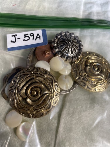 Estate Crafting Plastic Mixed Lot Sewing Buttons J-59a - Picture 6 of 6