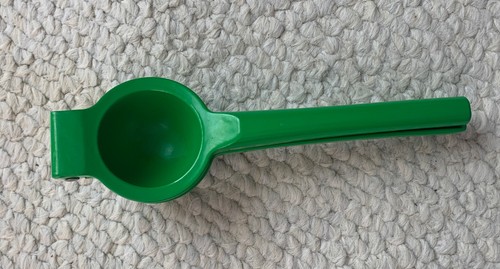 Zulay Premium Quality Metal Lime Squeezer, Citrus Juicer, Manual Press for... - Bild 3 von 4