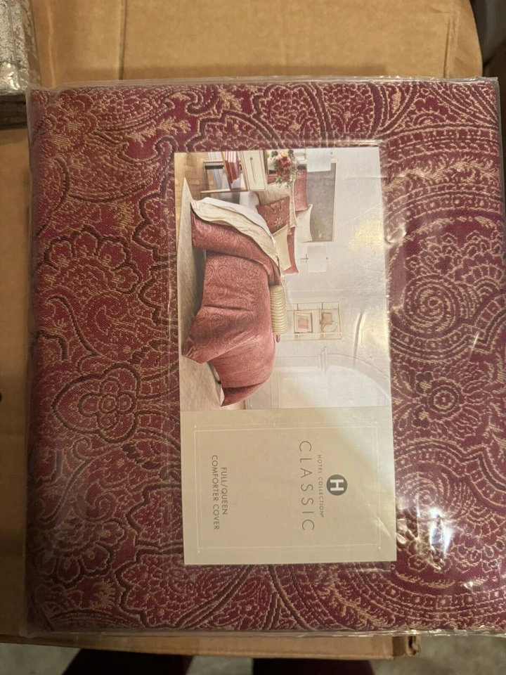 New Hotel Collection Classic Regal Paisley Red FULL / QUEEN Duvet Cover - Image 3 of 4