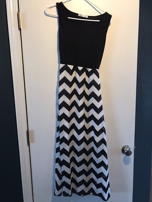 Maxi Dress Black And White chevron pattern Small | eBay
