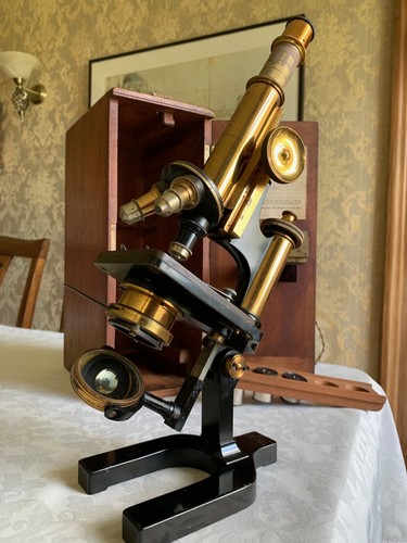 Antique W. Watson & Sons Ltd - Praxis Model Brass Microscope - circa 1914, Cased - Picture 11 of 24
