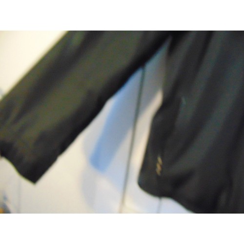 Men's Winter Coat by Guess Size 2XL in black. Full zip and hood. quilted lining - Picture 4 of 8