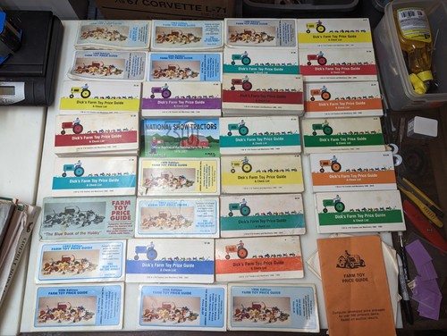 Dick’s Farm Toy Price Guide and Check List HUGE LOT VARIOUS YEARS - Picture 2 of 14