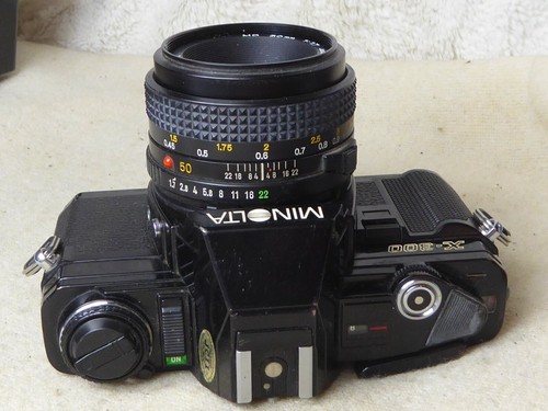 Minolta X-300 SLR 35mm Film Camera ( Black ) + MD 50mm F1.7 Lens new batteries - Picture 5 of 7