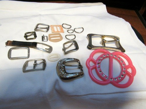 Vintage Large Lot 17 Pcs Belt Buckles Mostly Metal Few Plastic - Picture 1 of 10