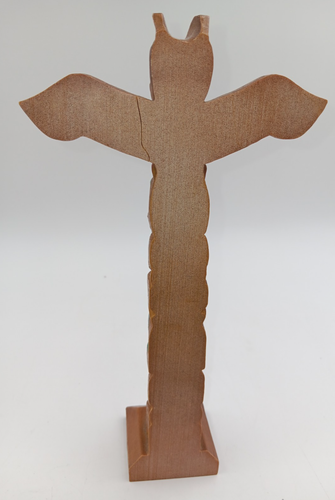 Canadian Eagle Totem Pole, Wings Spread on top. 10” Tall Vintage Resin. - Picture 3 of 6