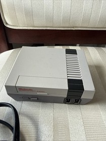 Nintendo NES Classic Edition Mini Entertainment System Game Console CLV-001