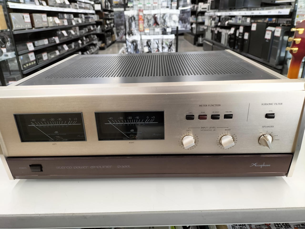 Accuphase P-300L vintage audio equipment - eBay listing photo 3