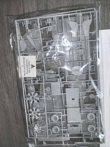 1/48 TBF/M AVENGER U.S NAVY BOMBER Lt (jg) GEORGE H.W BUSH,VT-51 USS SAN JACINTO - Bild 2 von 7