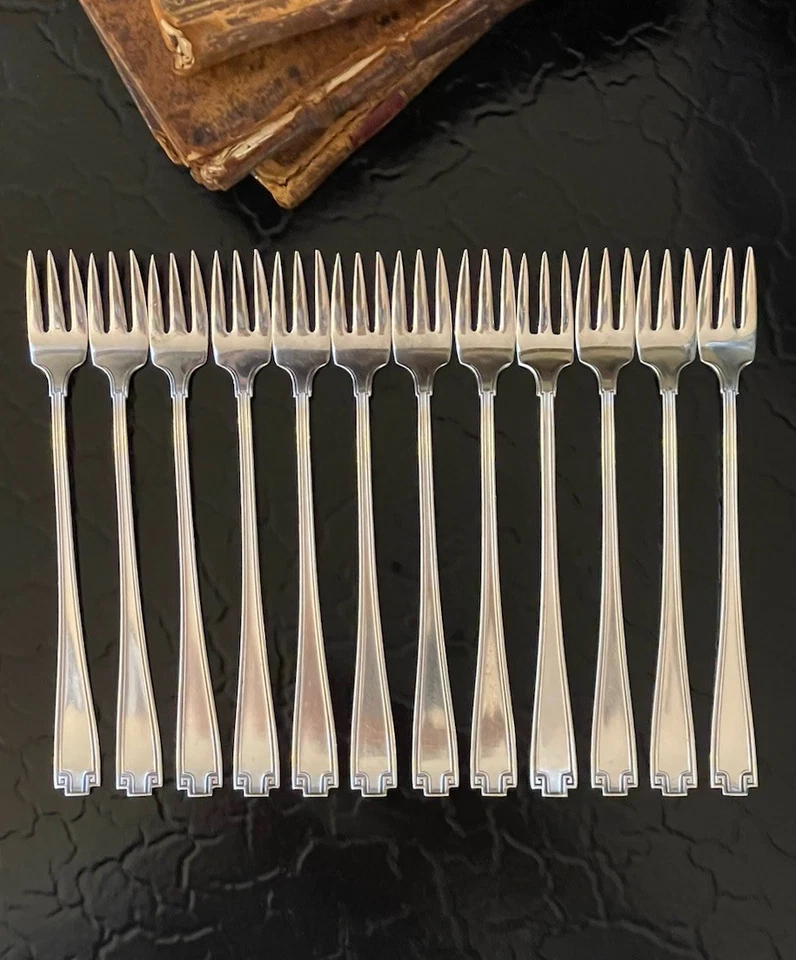 "Impresionante juego de 12 tenedores de cóctel Gorham etruscos de plata de ley americanos de 5,5""" Foto 2 de 4