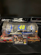 Racing Champions 1:24 Jimmie Johnson 48 Lowe's 2005 NASCAR Case Premier