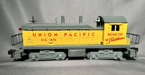 Lionel 6-18939 Union Pacific NW-2 Diesel Switcher Set - Picture 3 of 19